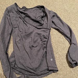 Lululemon long sleeve v neck
